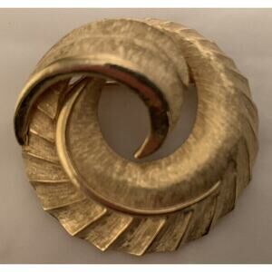 Vintage Coro Brooch Gold Tone pin 1960s